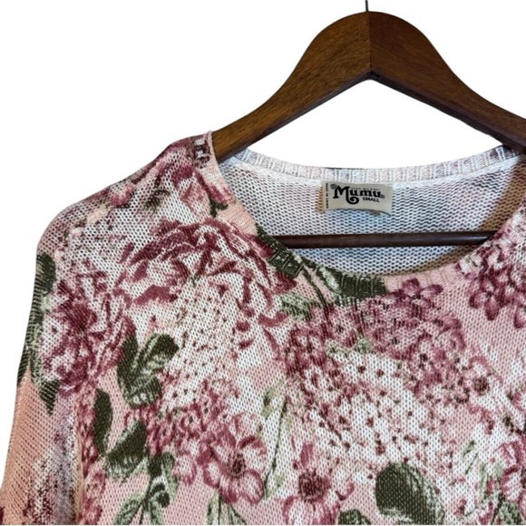 Show Me Your MuMu Bonfire Sweater
Hydrangea Blooms Floral
Knit Size Small - Picture 15 of 16